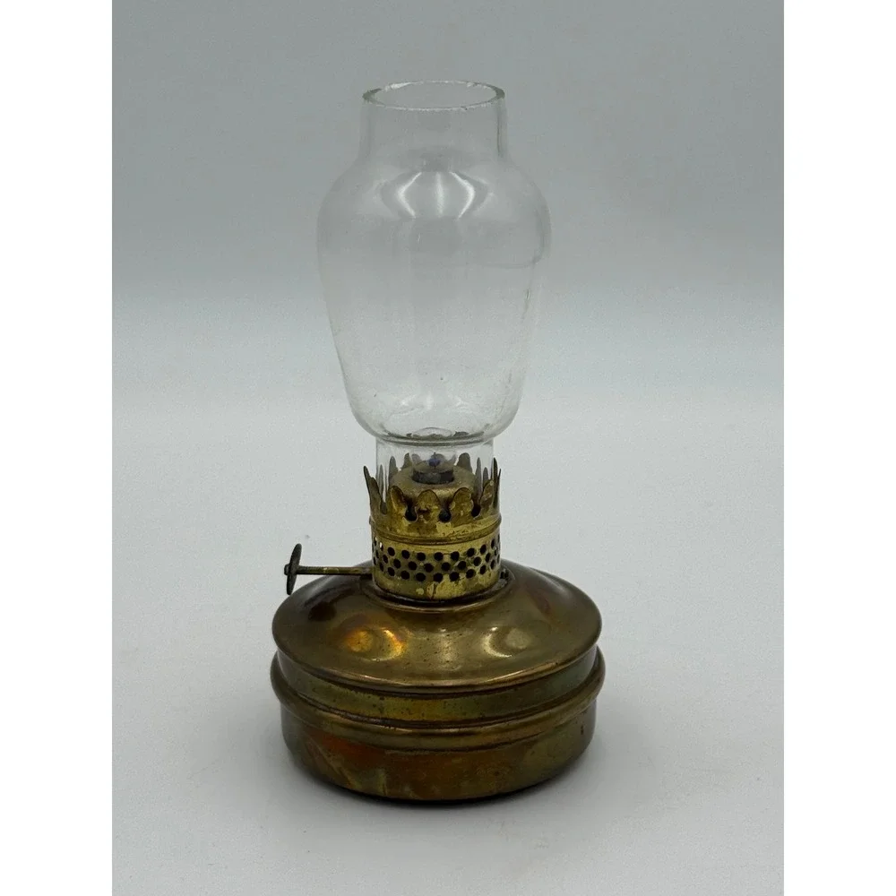 Vintage Brass Battery Operated Hurricane Lamp Portable Glass Chimney Lantern